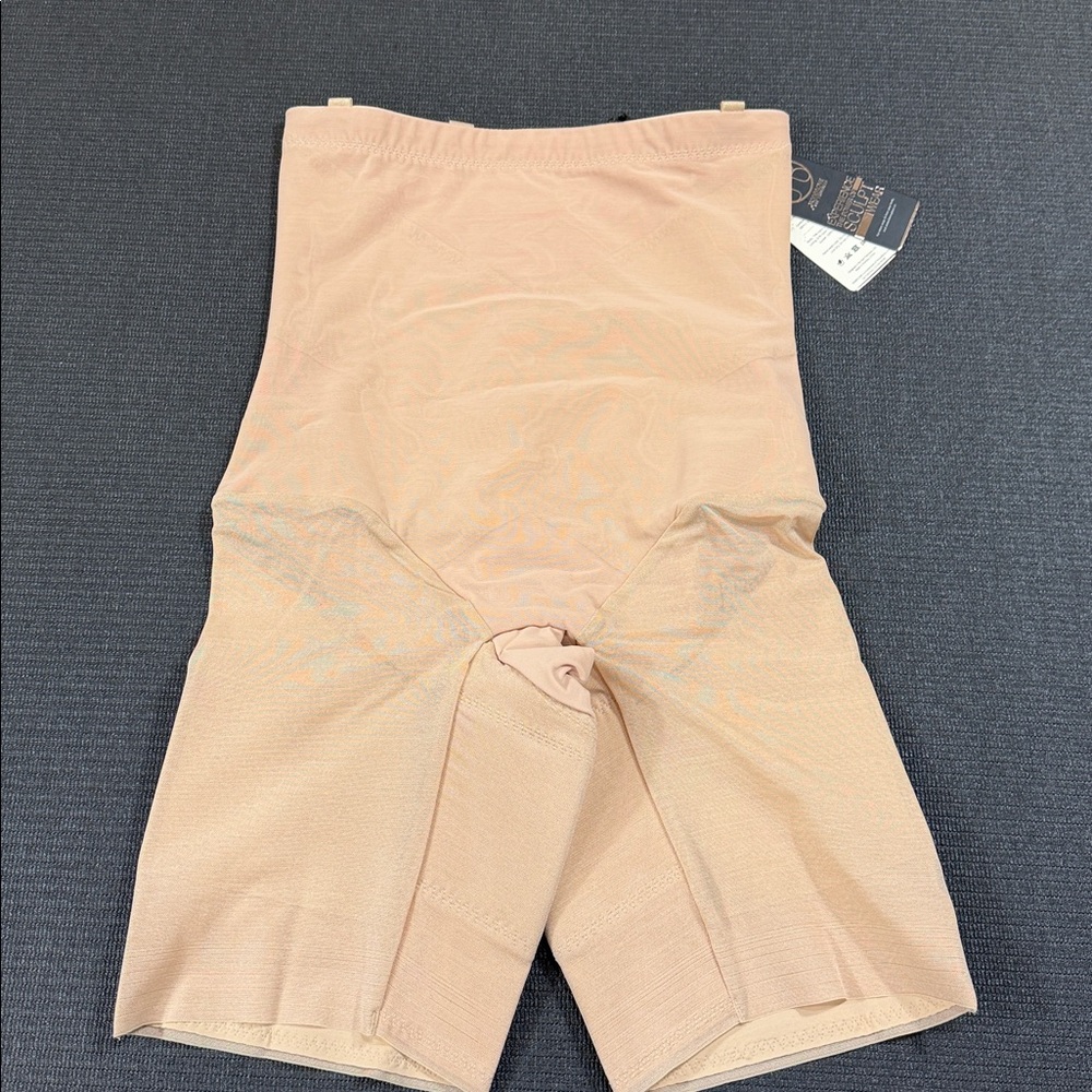 New Honeylove SuperPower Shorts‎ Size Medium